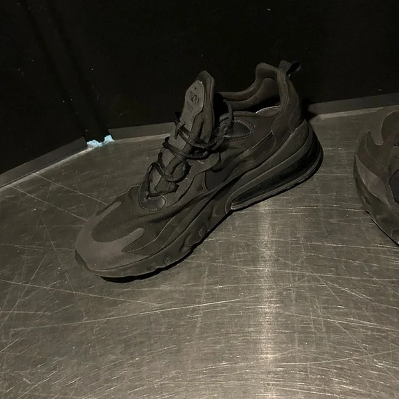 Nike Air Max 270 React - Picture 6 of 13